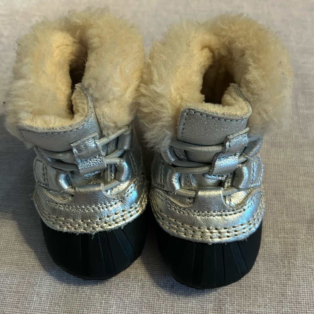 NWOT infant Sorel boots